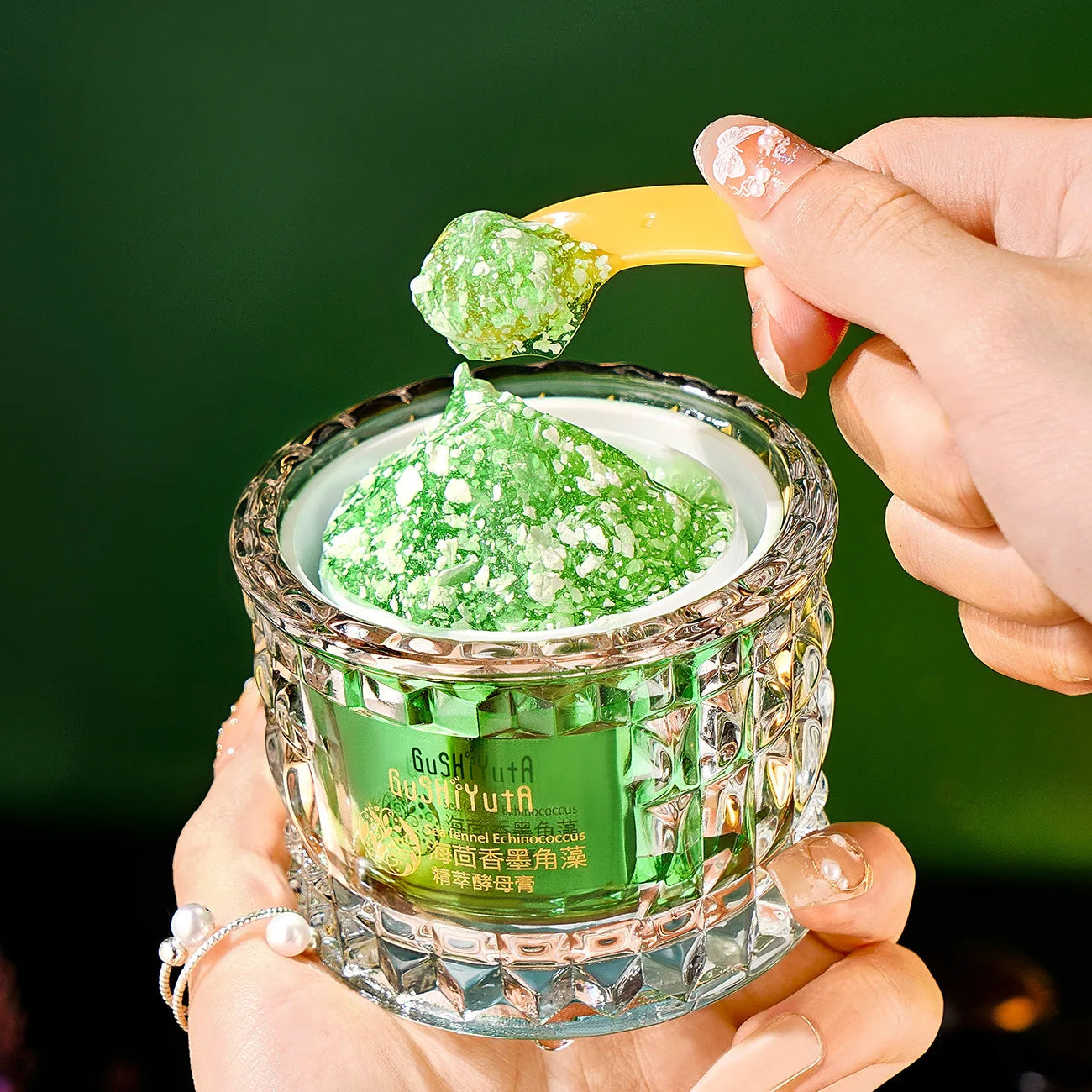 🌿 Glowtok Matcha Crystal Scrub – Smooth, Bright, Glow