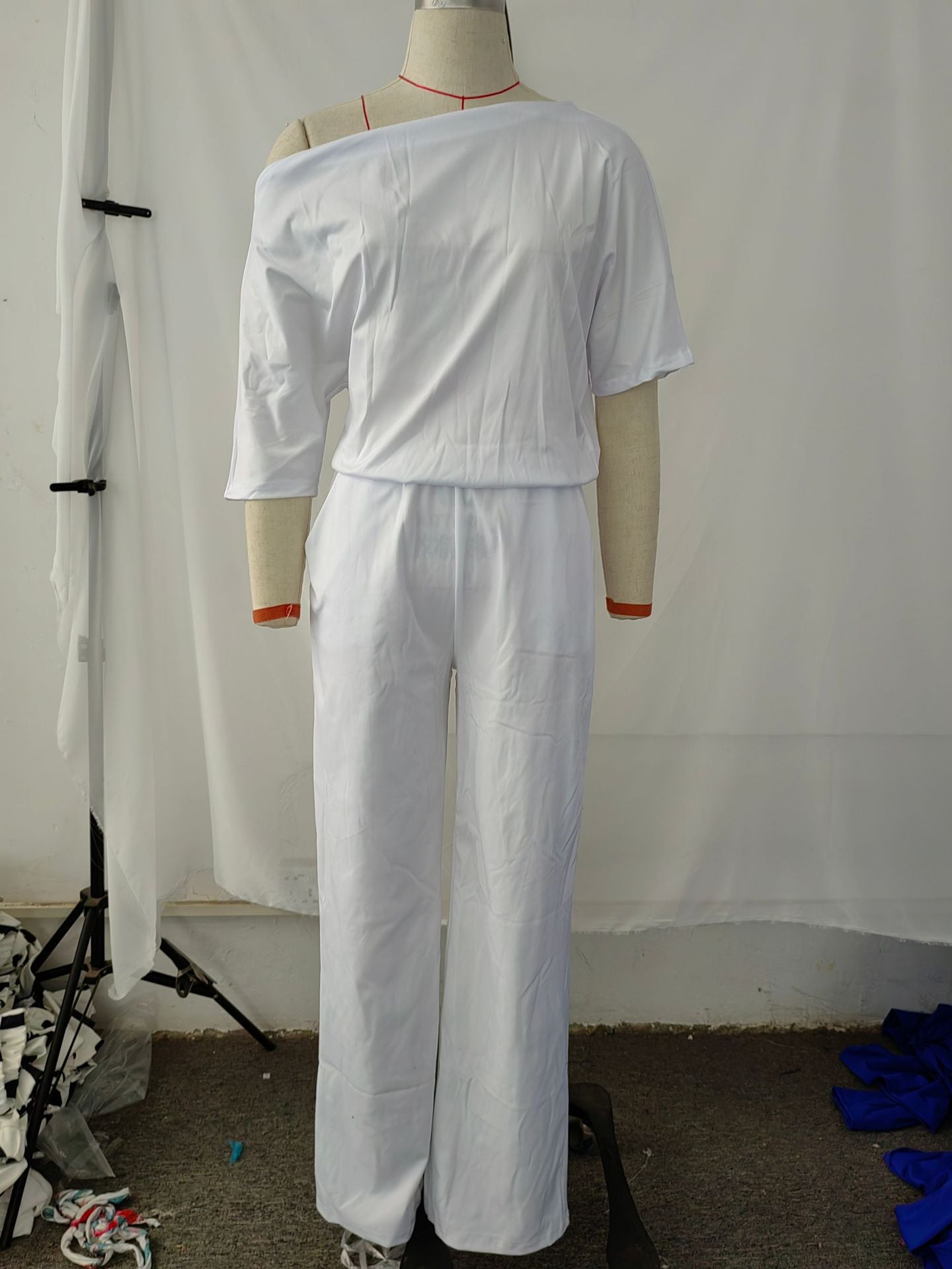 ๐ Glow Elegance Set โ Luxe White Power Look