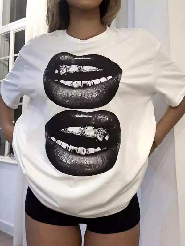 🖤 “Double Trouble Lips Tee – Luxe & Edgy”