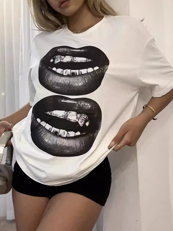 🖤 “Double Trouble Lips Tee – Luxe & Edgy”