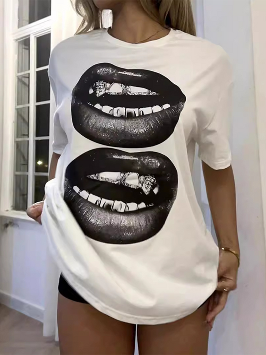 🖤 “Double Trouble Lips Tee – Luxe & Edgy”